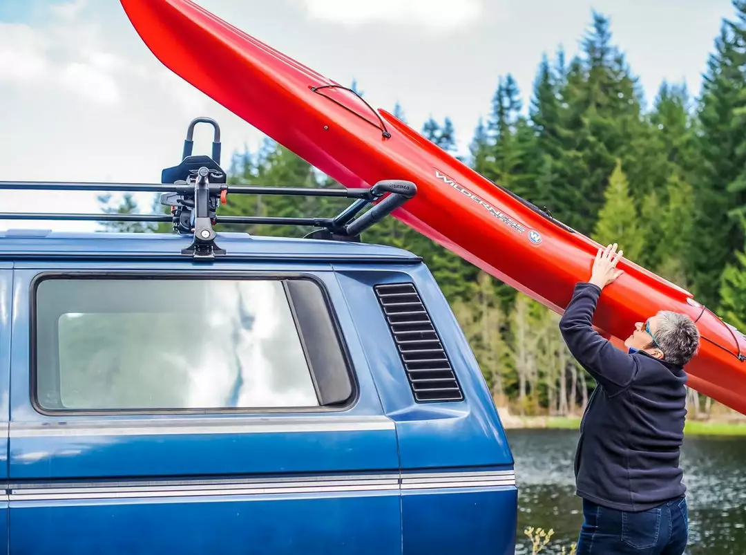 Yakima ShowBoat 66 - Rear Slide-Out Load Assist 2 Yakima ShowBoat 66 - Rear Slide-Out Load Assist